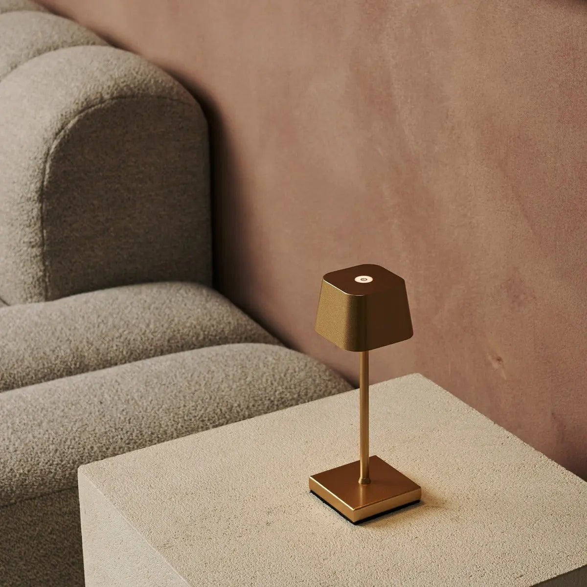 LED Tischlampe Kabellos Dimmbar 22 cm – Wiederaufladbar Gold