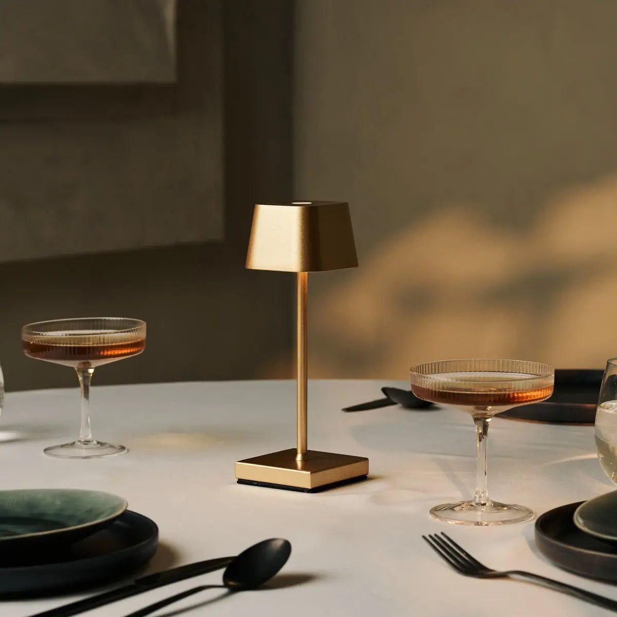 LED Tischlampe Kabellos Dimmbar 22 cm – Wiederaufladbar Gold