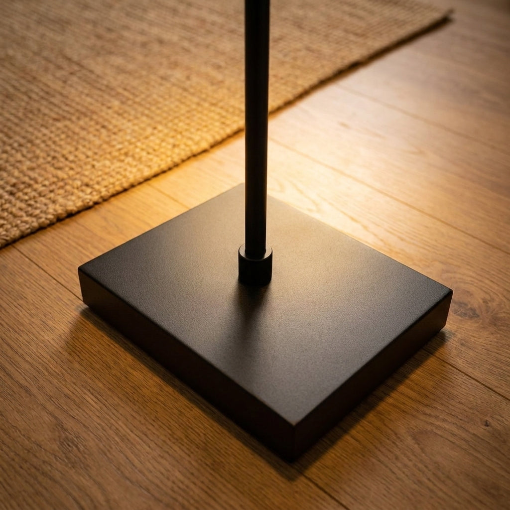 Näve LED-Akku-Stehleuchte schwarz, 135 cm, 2400 lm, dimmbar, CCT 3000–6500 K, RGB, kabellos