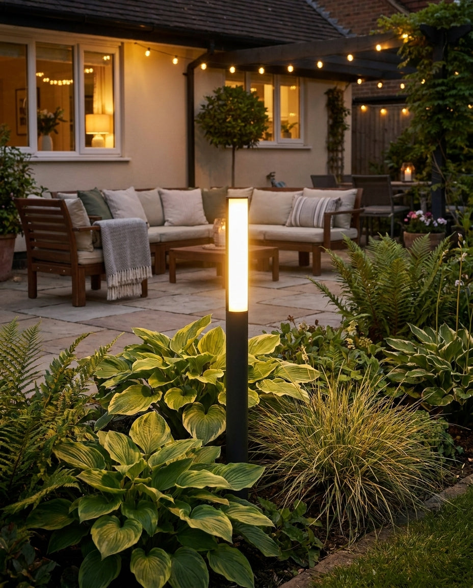 Näve LED-Wegeleuchte schwarz, 90 cm, schlanke Sockelleuchte mit Rundumlicht für Garten & Wege
