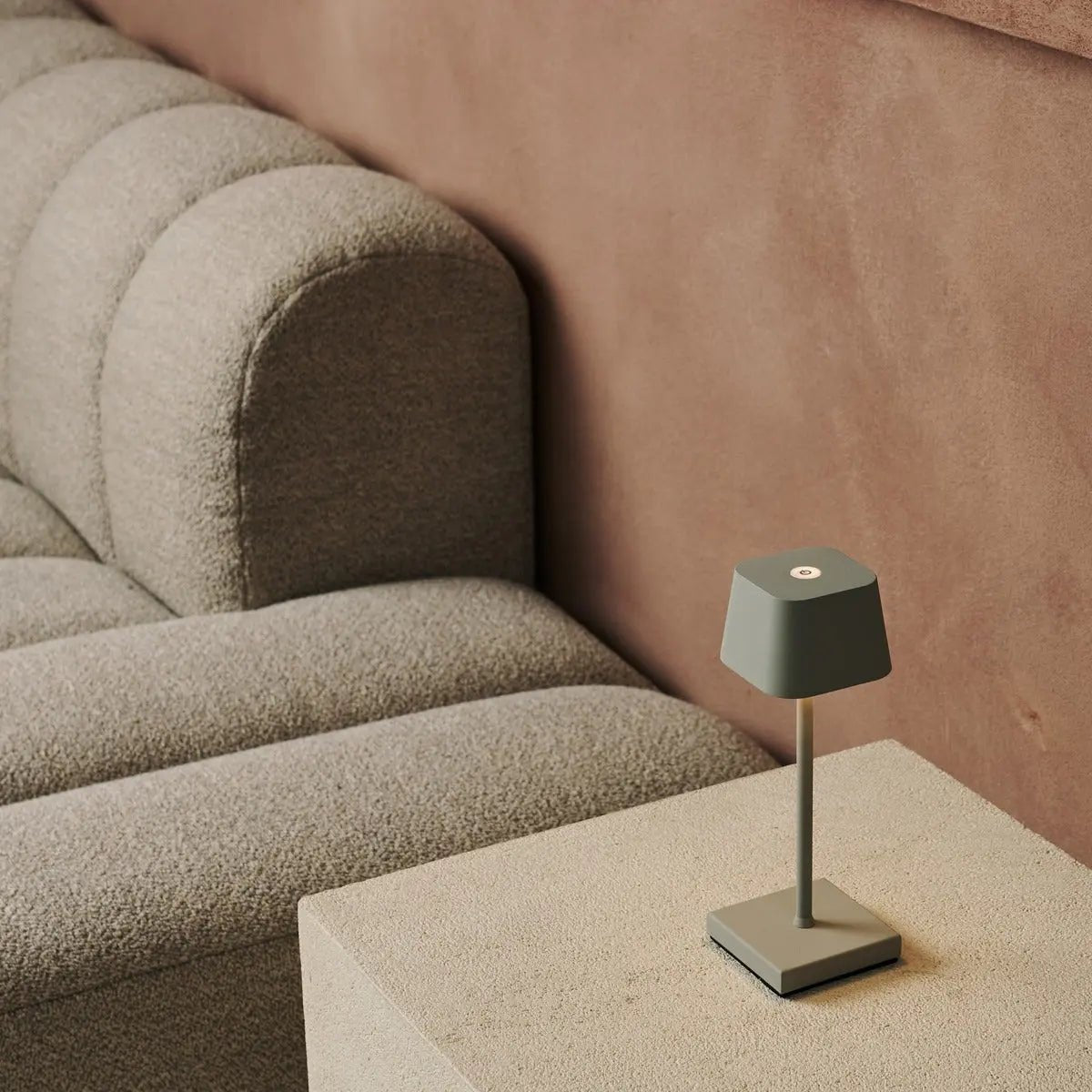 Kabellose LED Tischlampe 22 cm – Dimmbar Wiederaufladbar Grau