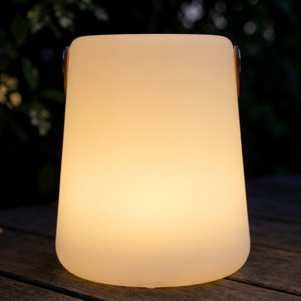 House Nordic LED-Akkuleuchte tragbar, weiß, IP44, mit Tragegurt, kabellos, für innen & außen